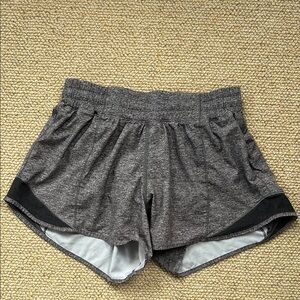 Lululemon Heathered Grey Size 6 Women's Shorts
